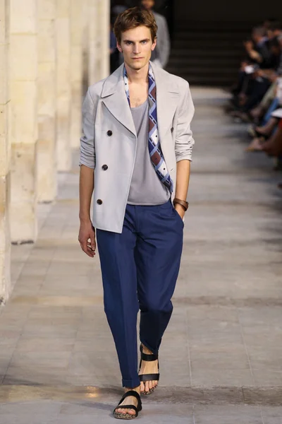 Look 8